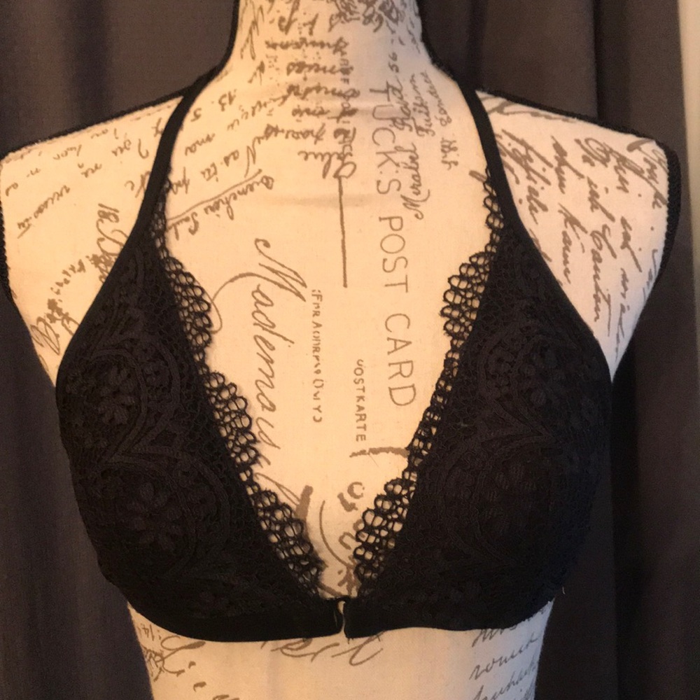 Victoria secret bra  body by Victoria medium
